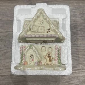 Lenox Gingerbread House  “The Gingerbread Music Box” Plays Candy Man COA & Box